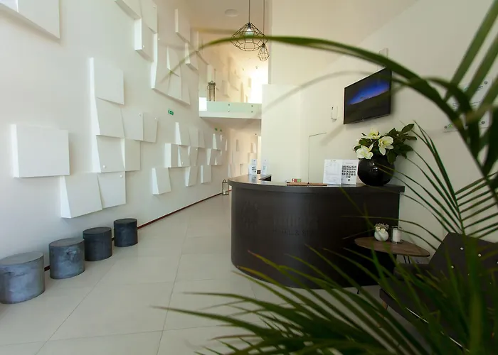 Отель Tempus & 4*